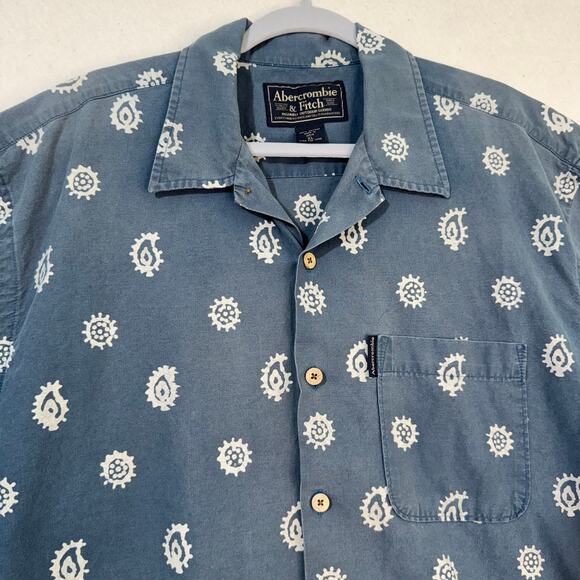 Abercrombie & Fitch Washed Blue Camp Collar Button-Up Shirt Bold Paisley 90s VTG - Picture 5 of 6